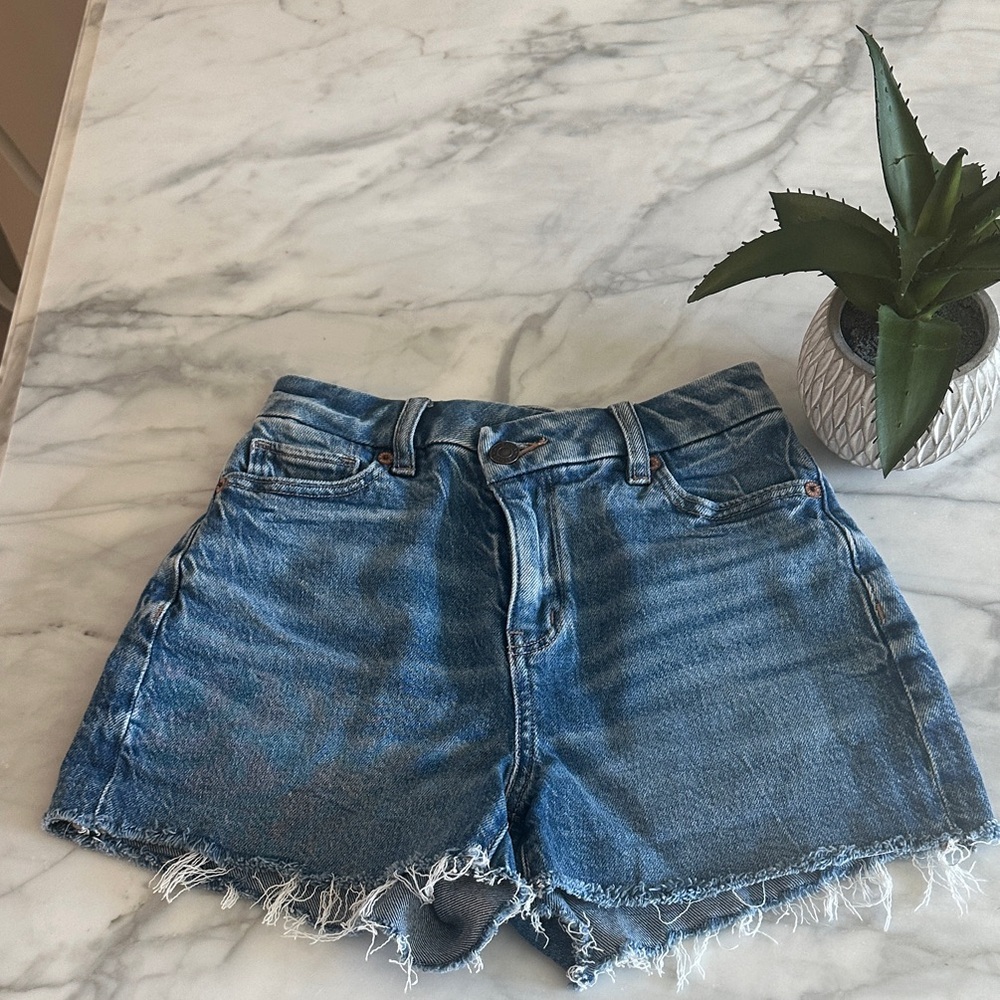 American Eagle Outfitters Stretch Curvy Crossover Mom Blue Jean Shorts
